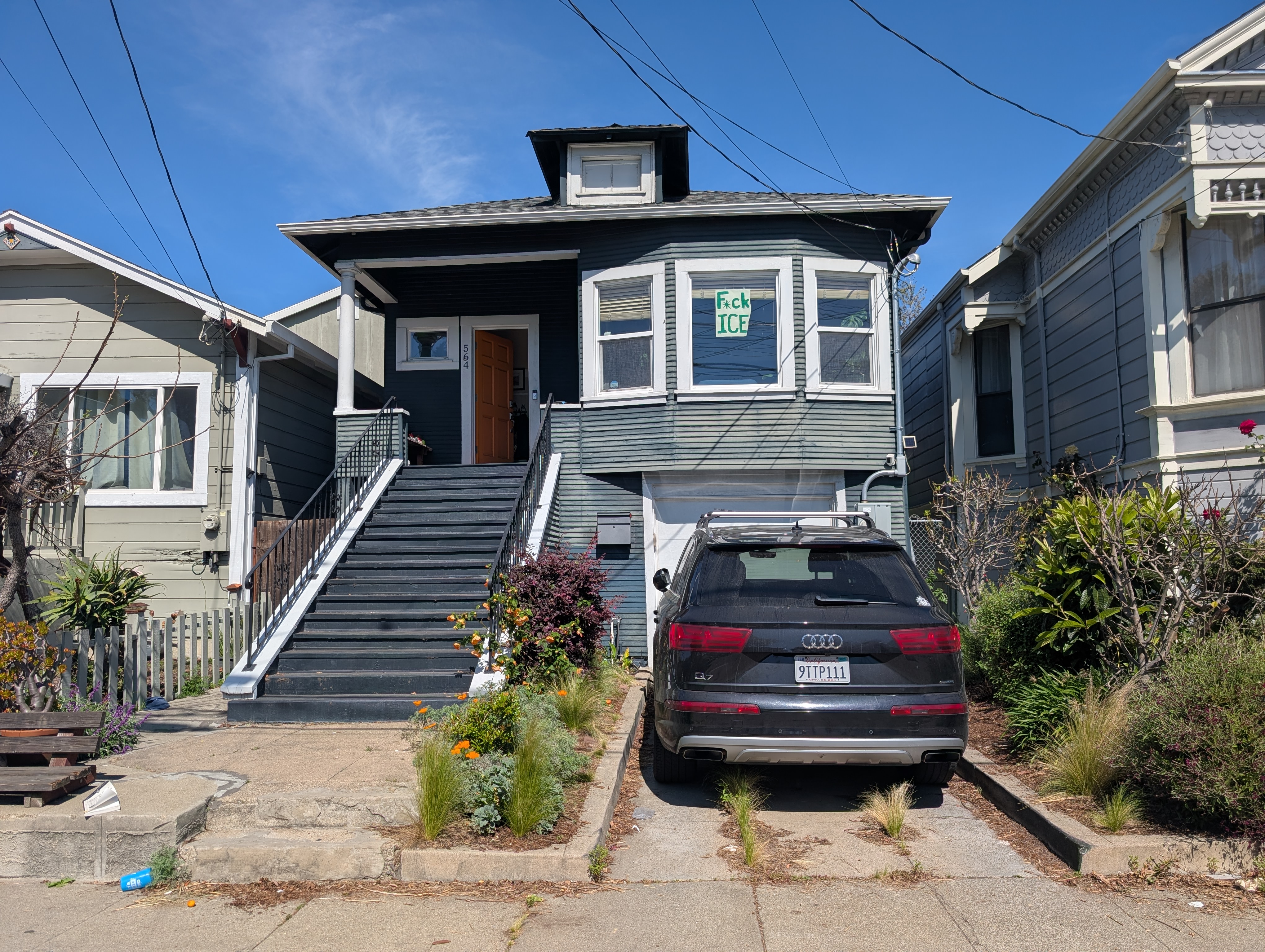 House exterior before AI paint visualization