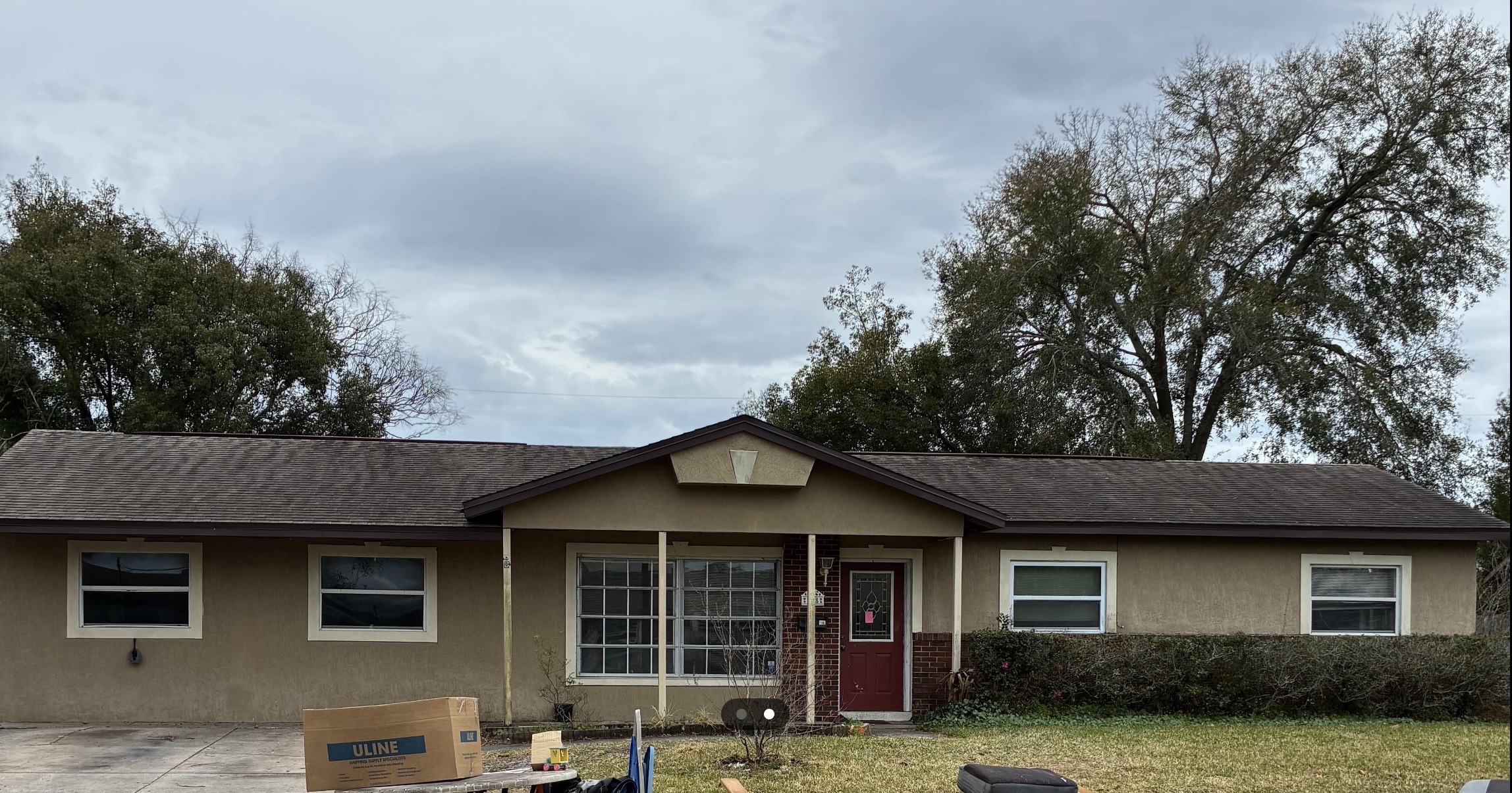 House exterior before AI paint visualization