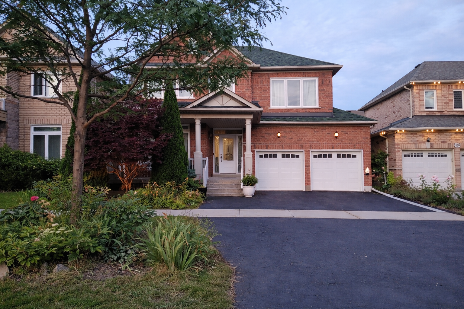 House exterior before AI paint visualization