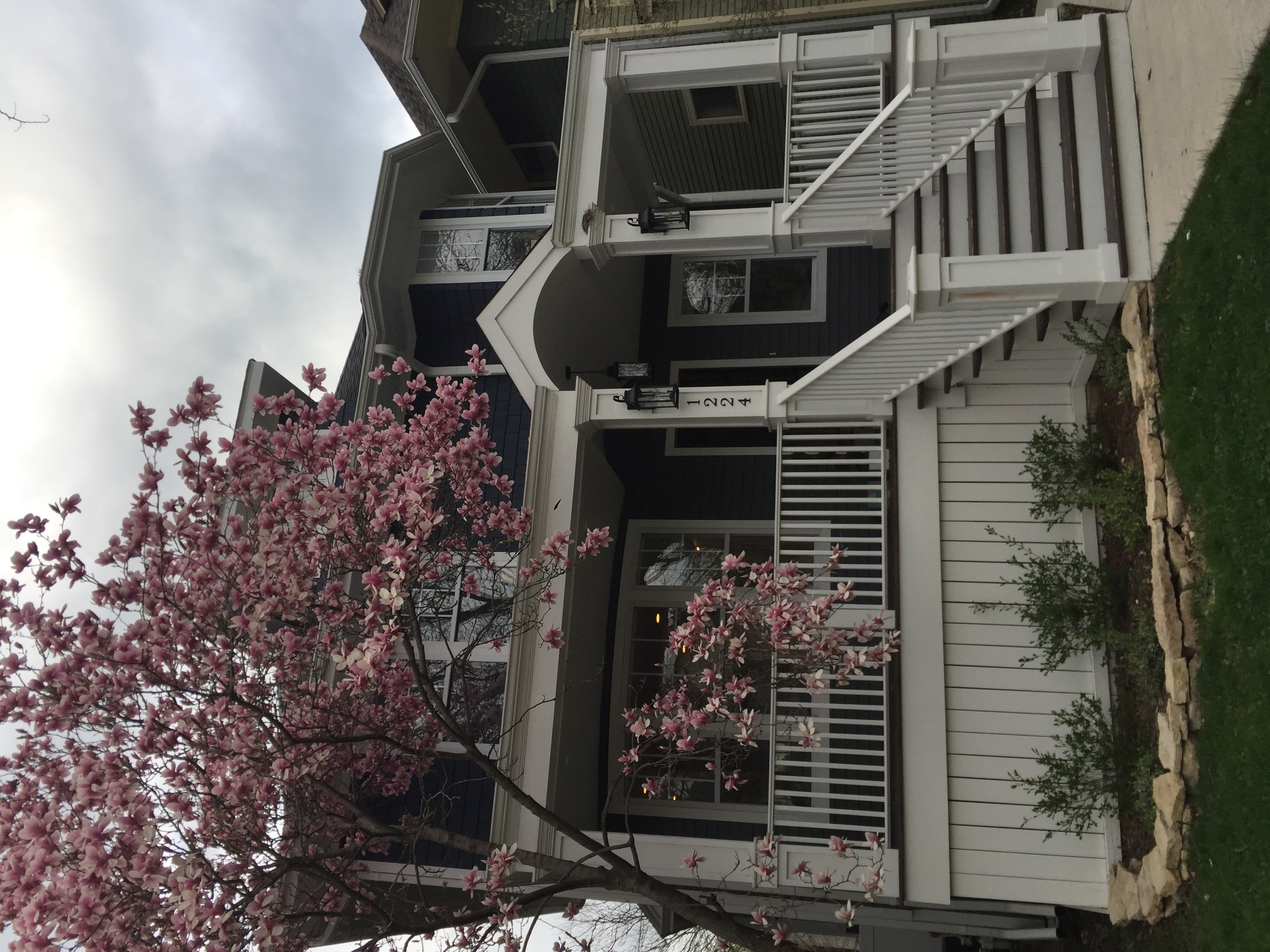 House exterior before AI paint visualization