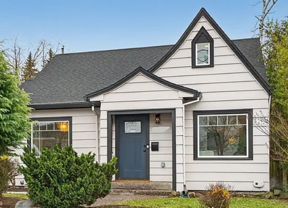 House exterior before AI paint visualization