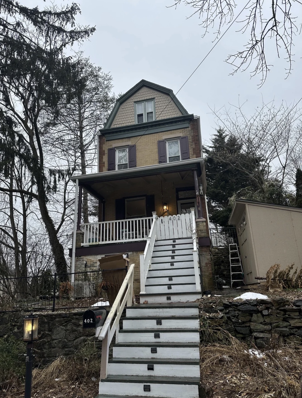 House exterior before AI paint visualization