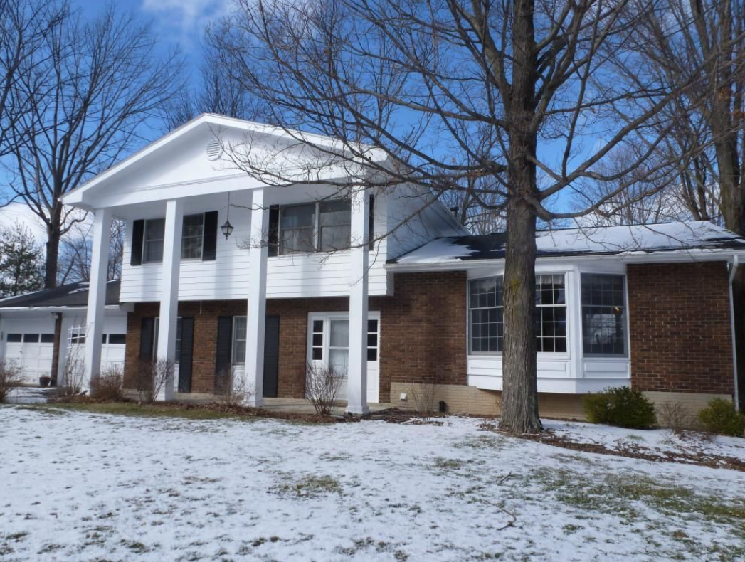 House exterior before AI paint visualization