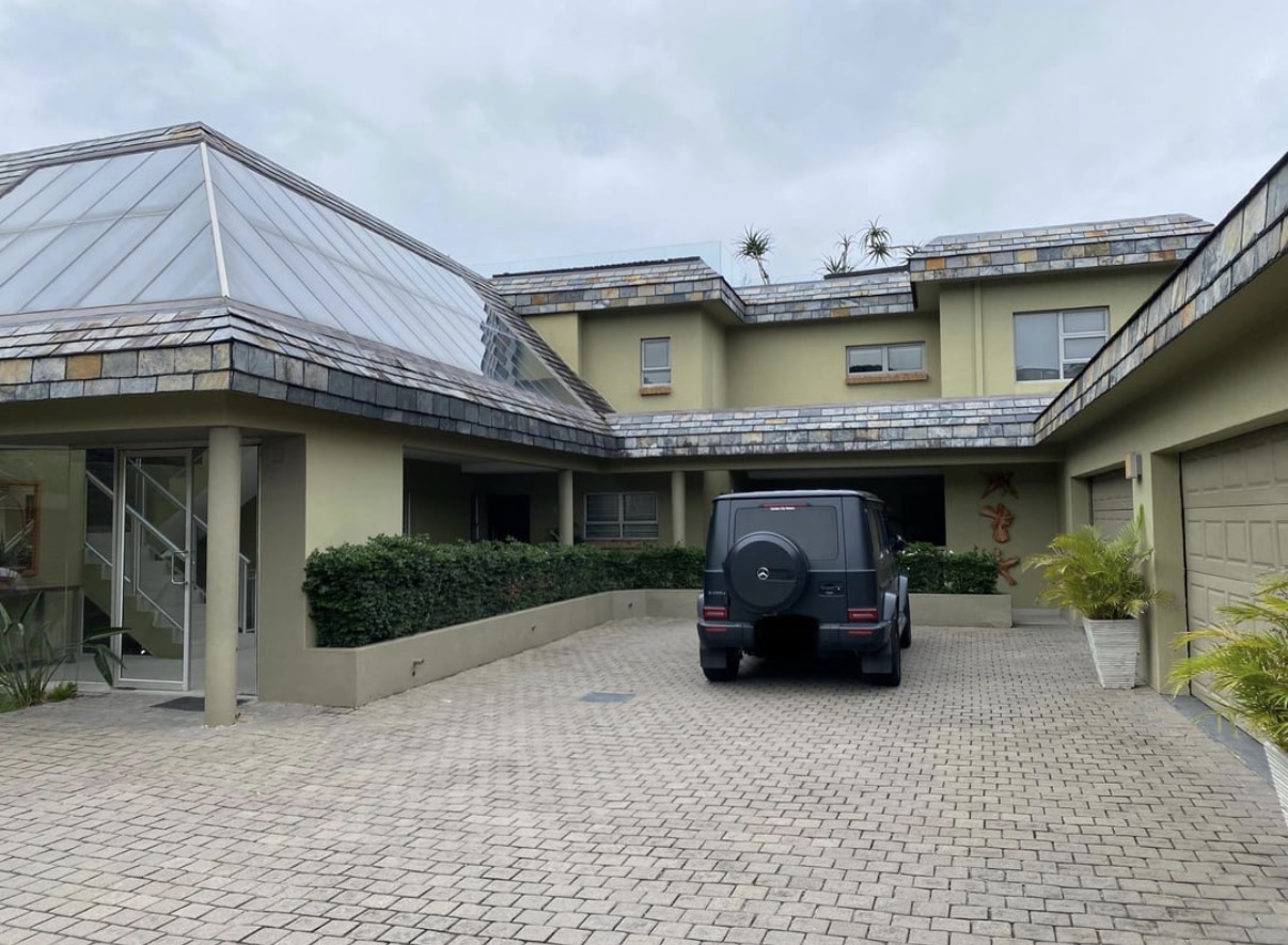 House exterior before AI paint visualization