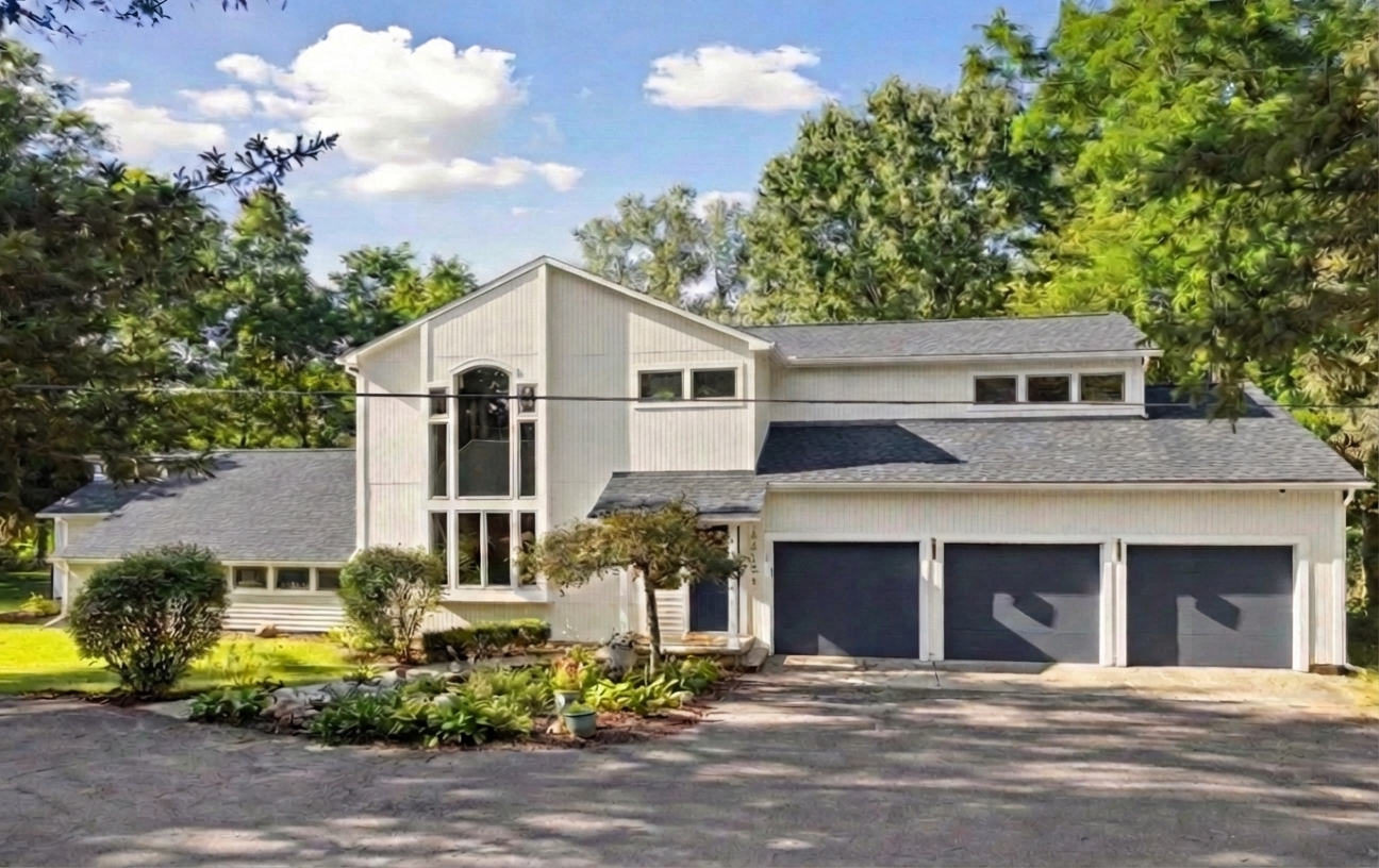 AI-rendered house in new paint colors