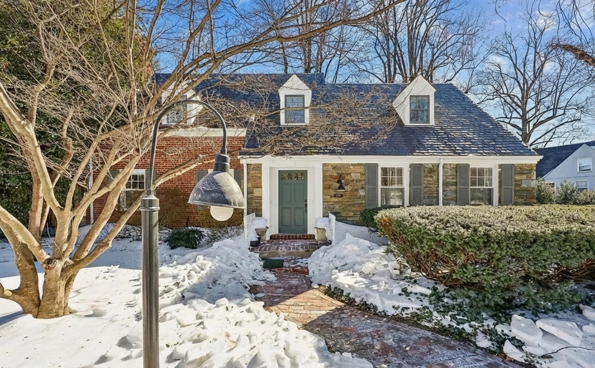 AI-rendered house in new paint colors