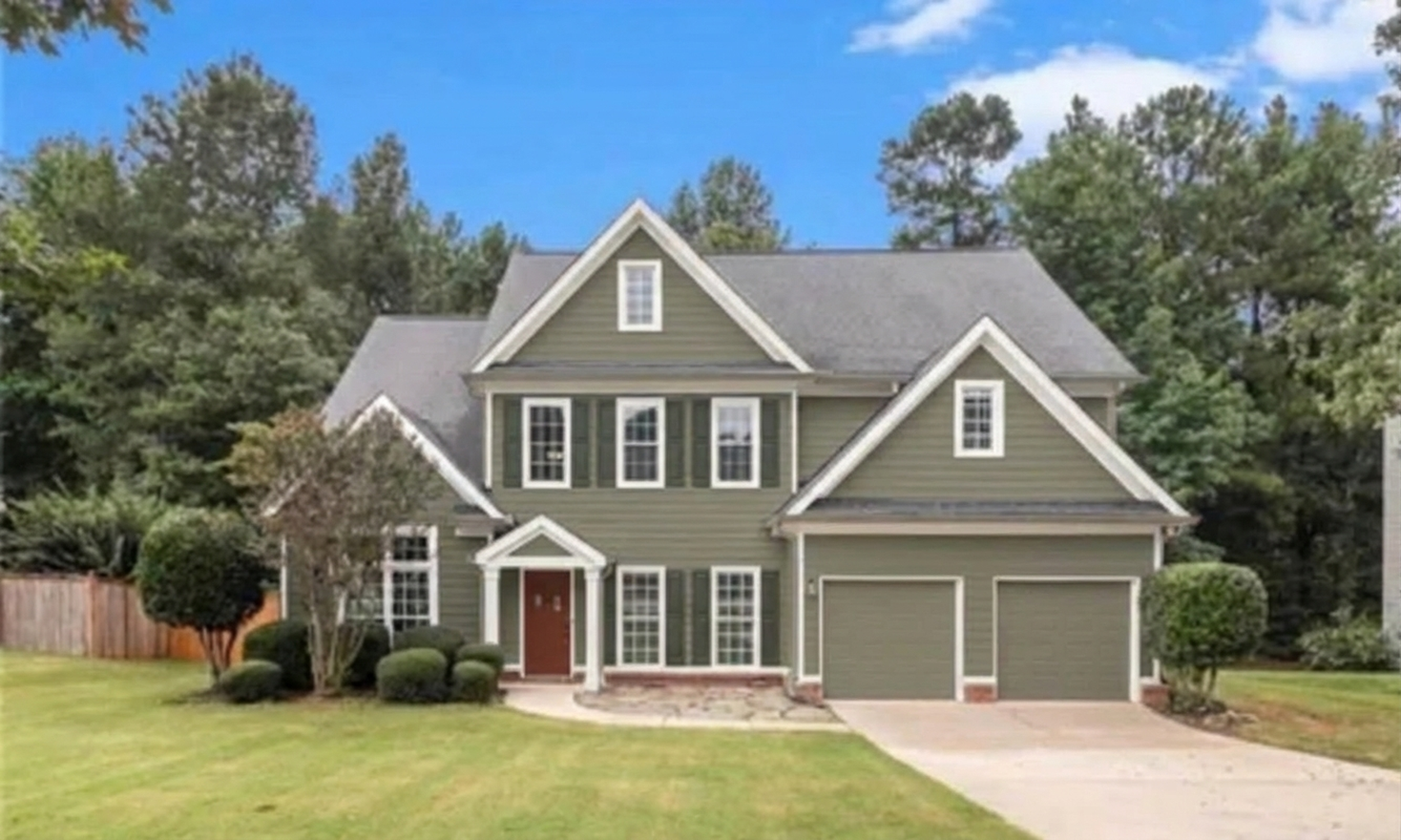 AI-rendered house in new paint colors